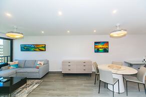 Spacious Condos with Private Balcony at Discovery Bay - Free Wifi, Nea