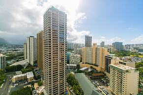 Spacious Condos with Private Balcony at Discovery Bay - Free Wifi, Nea