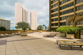 Spacious Condos with Private Balcony at Discovery Bay - Free Wifi, Nea