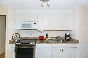 Spacious Condos with Private Balcony at Discovery Bay - Free Wifi, Nea