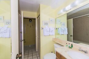 Spacious Condos with Private Balcony at Discovery Bay - Free Wifi, Nea