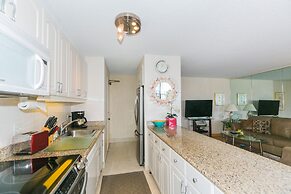 Spacious Condos with Private Balcony at Discovery Bay - Free Wifi, Nea