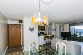 Spacious Condos with Private Balcony at Discovery Bay - Free Wifi, Nea