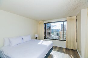 Spacious Condos with Private Balcony at Discovery Bay - Free Wifi, Nea