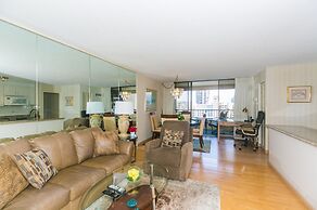 Spacious Condos with Private Balcony at Discovery Bay - Free Wifi, Nea