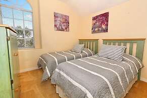 Peacful Surroundings Pool/spa Games Room! 5 Bedroom Villa by RedAwning