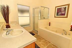 Peacful Surroundings Pool/spa Games Room! 5 Bedroom Villa by RedAwning