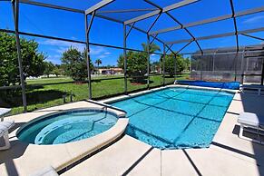 Peacful Surroundings Pool/spa Games Room! 5 Bedroom Villa by RedAwning