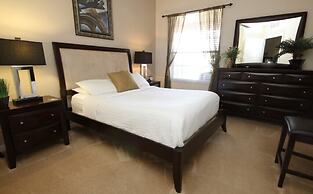 Poolside Penthouse Cabana 3 Bedroom Condo by RedAwning