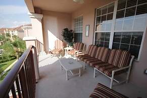 Poolside Penthouse Cabana 3 Bedroom Condo by RedAwning
