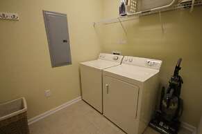 Poolside Penthouse Cabana 3 Bedroom Condo by RedAwning