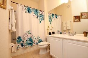 Poolside Penthouse Cabana 3 Bedroom Condo by RedAwning