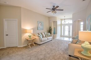 732bd 4 Bedroom Villa by RedAwning