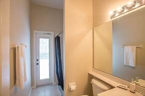 732bd 4 Bedroom Villa by RedAwning