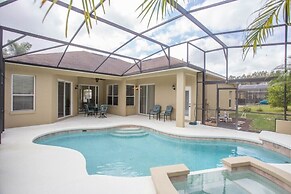 732bd 4 Bedroom Villa by RedAwning