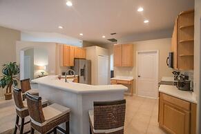 732bd 4 Bedroom Villa by RedAwning