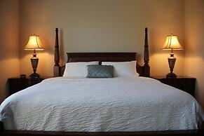 Island Breeze Lake View 3 Bedroom Condo by RedAwning