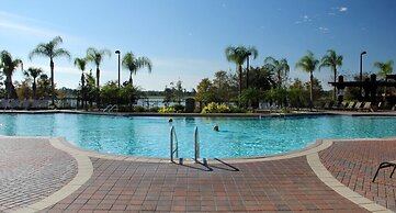 Island Breeze Lake View 3 Bedroom Condo by RedAwning