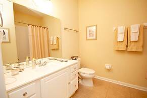 Island Breeze Lake View 3 Bedroom Condo by RedAwning