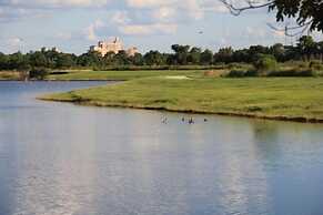 Island Breeze Lake View 3 Bedroom Condo by RedAwning