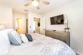 1600cpc 4 Bedroom Townhouse by RedAwning