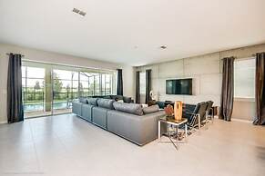 Solara Resort 9 Bedroom Villa by RedAwning