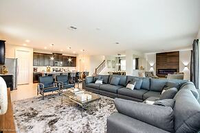 Solara Resort 9 Bedroom Villa by RedAwning