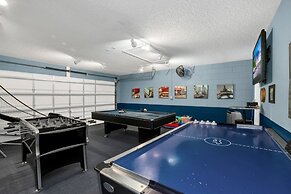 2710fkd 5 Bedroom Villa by RedAwning