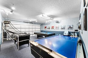 2710fkd 5 Bedroom Villa by RedAwning