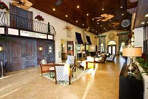 8944cuban 4 Bedroom Townhouse by RedAwning