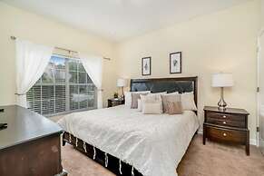 8944cuban 4 Bedroom Townhouse by RedAwning