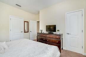 8944cuban 4 Bedroom Townhouse by RedAwning