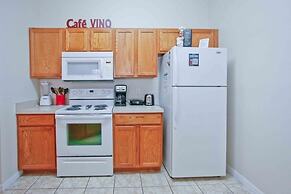 4563 Ada Lane 2596 4 Bedroom Townhouse by RedAwning