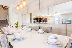 1521MC Amazing Champions Gate 8 Bedroom 5 Bed Villa by RedAwning