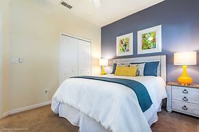 Bella Vidatown With Full Size Pool! 4 Bedroom Townhouse by RedAwning