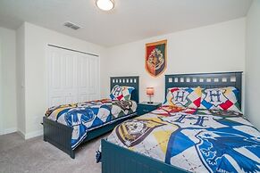 1566plunker 4 Bedroom Townhouse by RedAwning