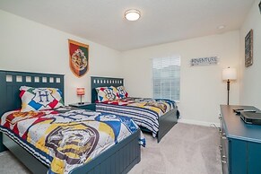 1566plunker 4 Bedroom Townhouse by RedAwning