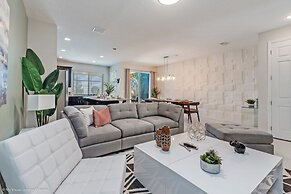 1545carey 4 Bedroom Townhouse by Redawning