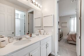 1504 New Luxury 6 Bed With Pool/spa 6 Bedroom Villa by RedAwning