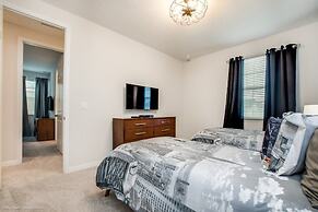 Solara Resort 9 Bedroom Resort Villa by RedAwning