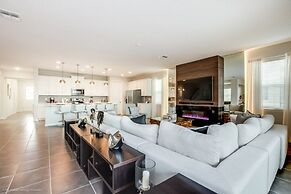 Solara Resort 9 Bedroom Resort Villa by RedAwning