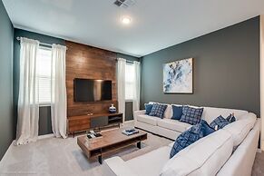 Solara Resort 9 Bedroom Resort Villa by RedAwning