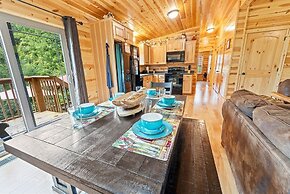 Foxes' Den Cabin with Private Hot Tub and Arcade Game by RedAwning