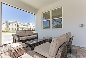 Superior 9 Bed Games Room, Pool Spa Themed Rooms! 9 Bedroom Home by Re