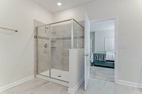 Superior 9 Bed Games Room, Pool Spa Themed Rooms! 9 Bedroom Home by Re