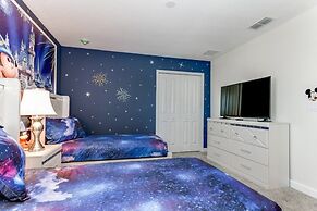 Superior 9 Bed Games Room, Pool Spa Themed Rooms! 9 Bedroom Home by Re