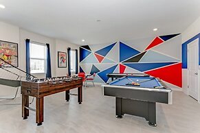 Superior 9 Bed Games Room, Pool Spa Themed Rooms! 9 Bedroom Home by Re