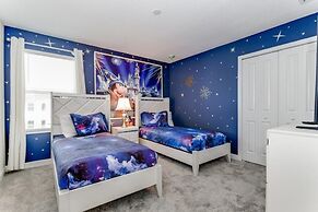 Superior 9 Bed Games Room, Pool Spa Themed Rooms! 9 Bedroom Home by Re