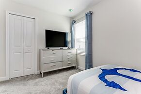 Superior 9 Bed Games Room, Pool Spa Themed Rooms! 9 Bedroom Home by Re