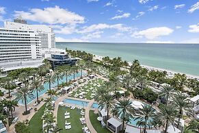 Studio At Sorrento S- Fontainebleau Miami Beach 1 Bedroom Home by RedA